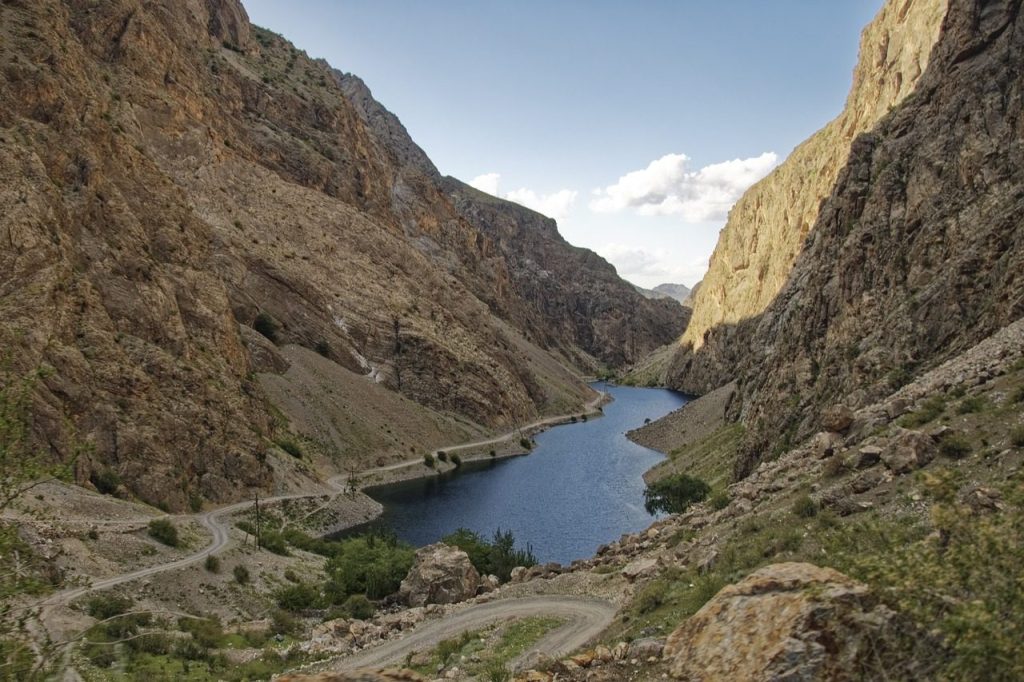 Seven-Lakes-HaftKul-Tajikistan-byMakalu-Pixabay